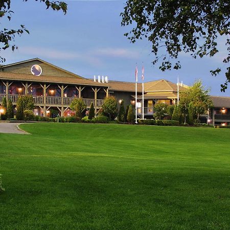 Eganridge Resort, Golf Club & Spa Bobcaygeon Bagian luar foto