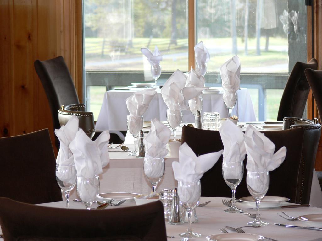 Eganridge Resort, Golf Club & Spa Bobcaygeon Bagian luar foto