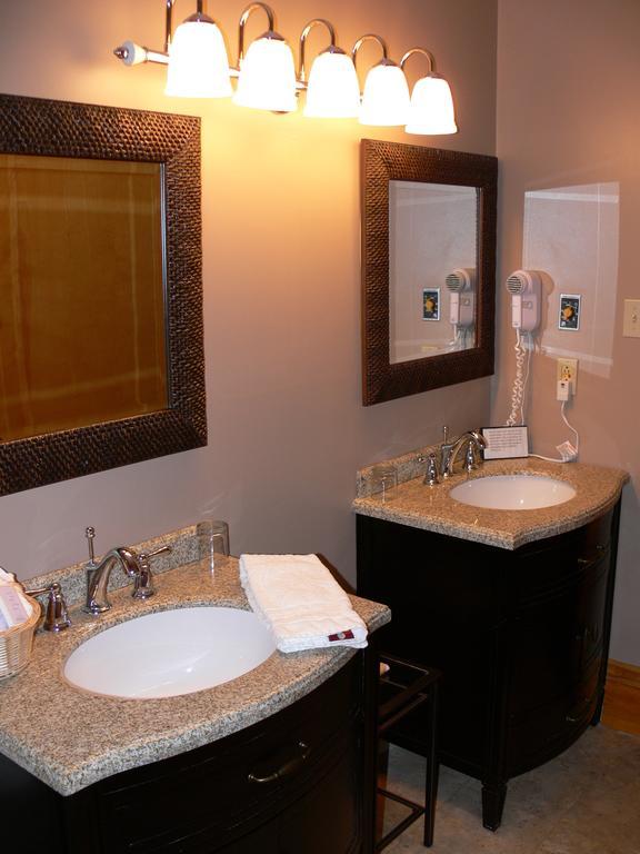 Eganridge Resort, Golf Club & Spa Bobcaygeon Bagian luar foto