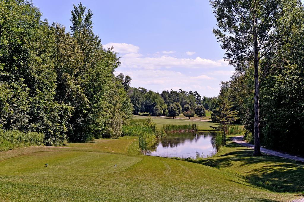 Eganridge Resort, Golf Club & Spa Bobcaygeon Bagian luar foto