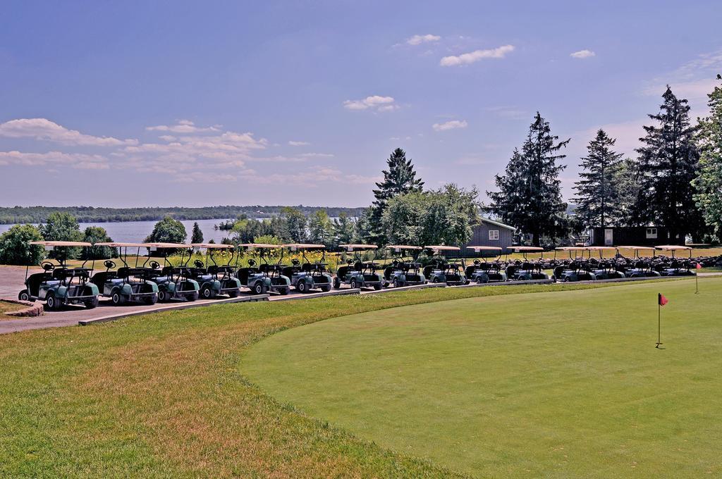 Eganridge Resort, Golf Club & Spa Bobcaygeon Bagian luar foto