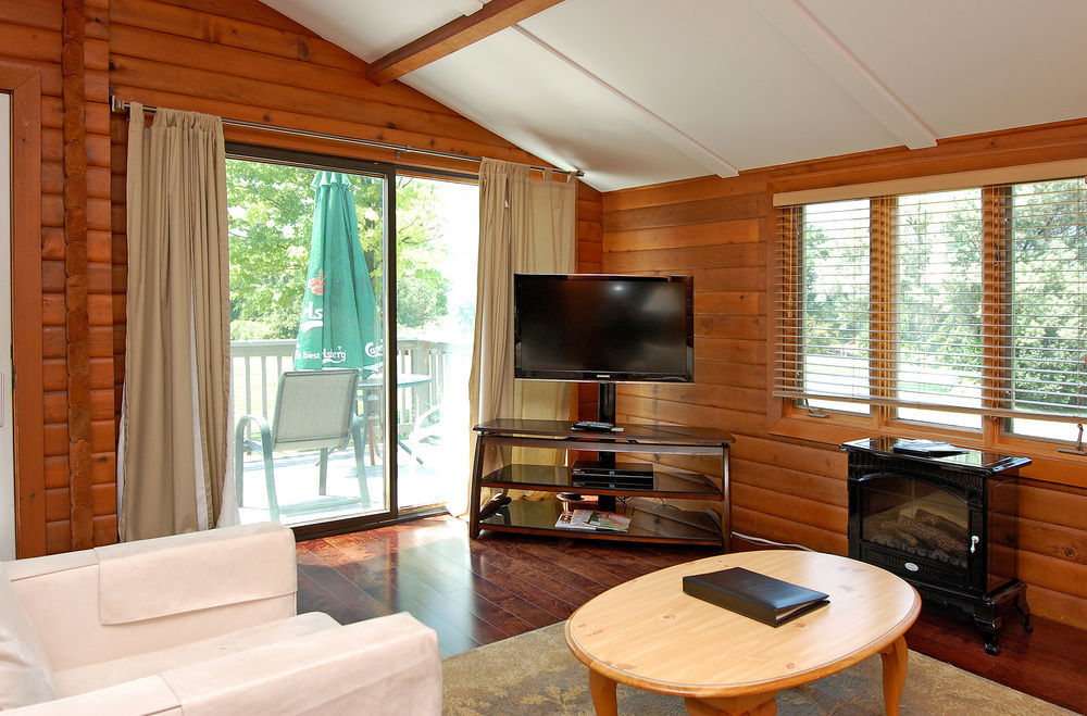 Eganridge Resort, Golf Club & Spa Bobcaygeon Bagian luar foto