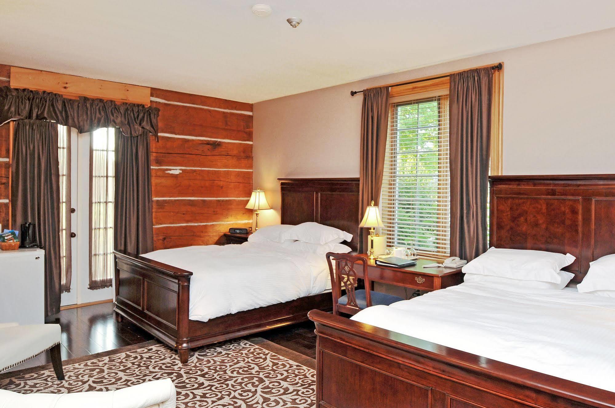 Eganridge Resort, Golf Club & Spa Bobcaygeon Bagian luar foto
