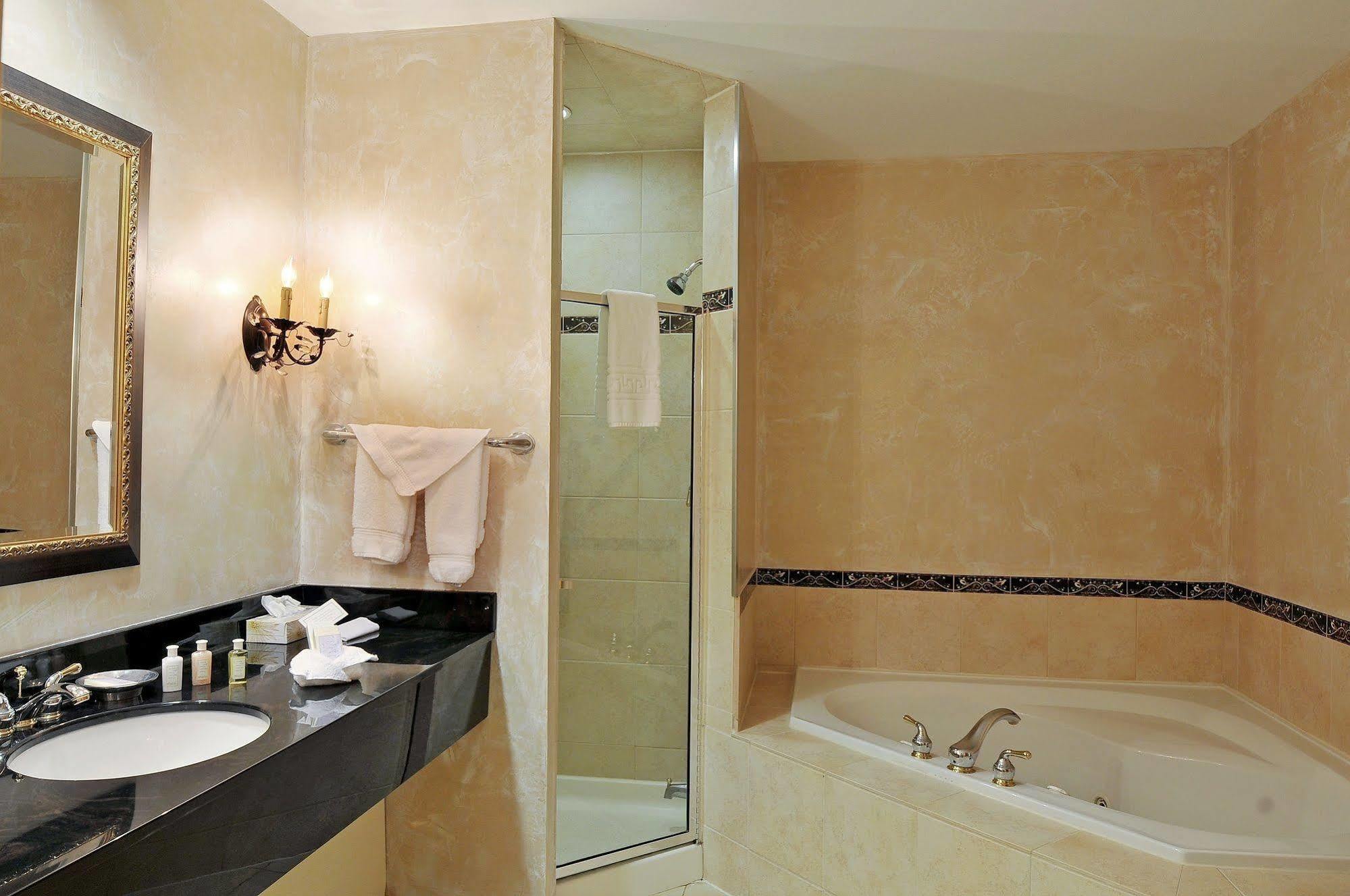 Eganridge Resort, Golf Club & Spa Bobcaygeon Bagian luar foto