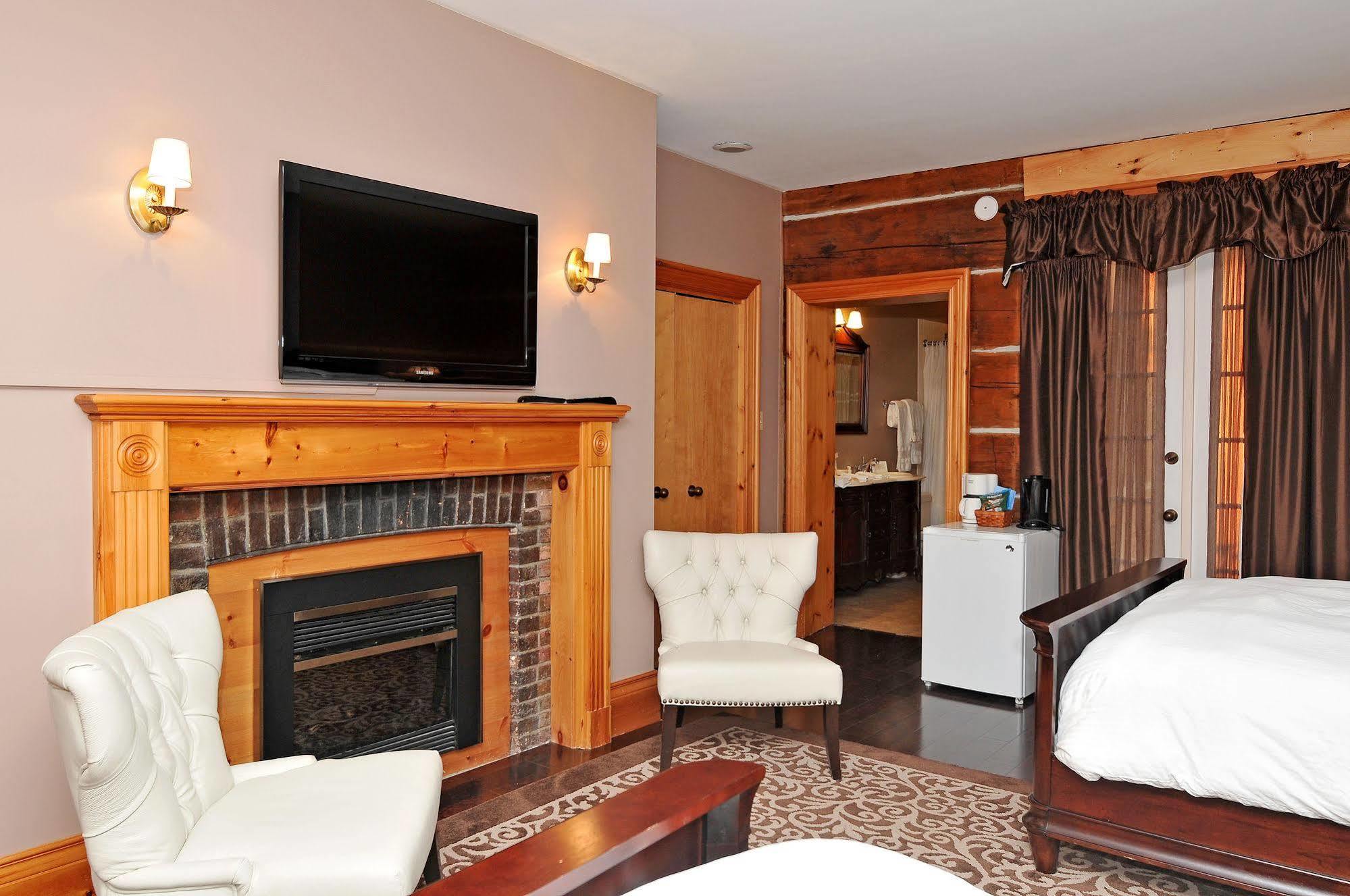 Eganridge Resort, Golf Club & Spa Bobcaygeon Bagian luar foto
