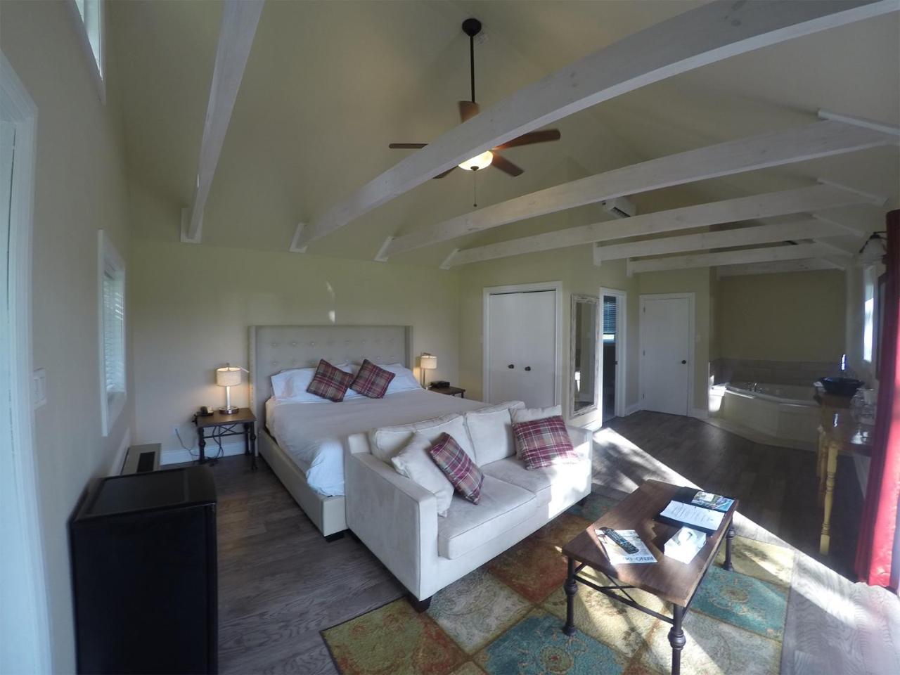 Eganridge Resort, Golf Club & Spa Bobcaygeon Bagian luar foto