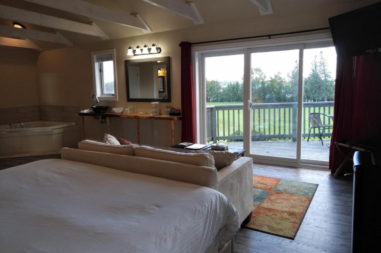 Eganridge Resort, Golf Club & Spa Bobcaygeon Bagian luar foto